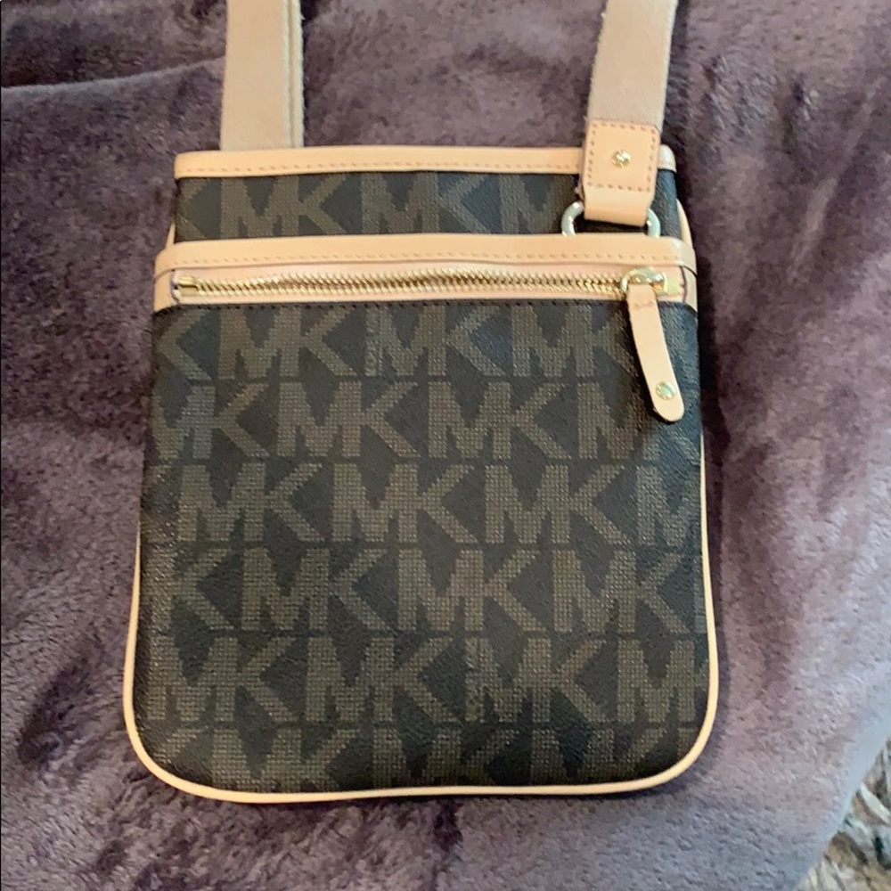 Micheal Kors Crossbody